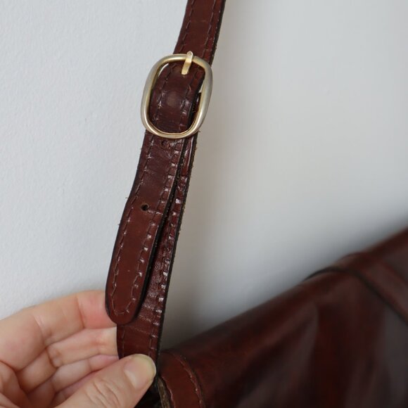 Vintage Brown Leather Shoulder Bag with Brass Details - Picture 8 of 16